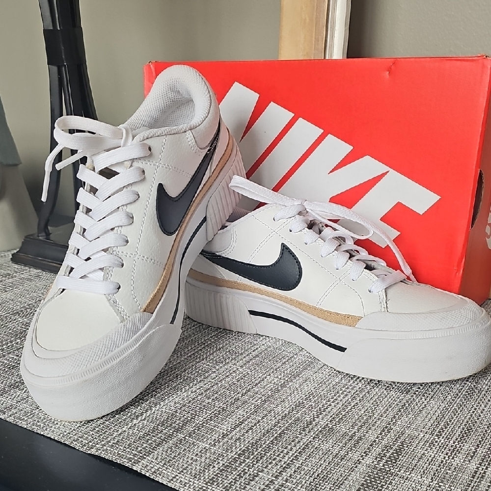 Nike Women's White and Black Court Legacy Lift